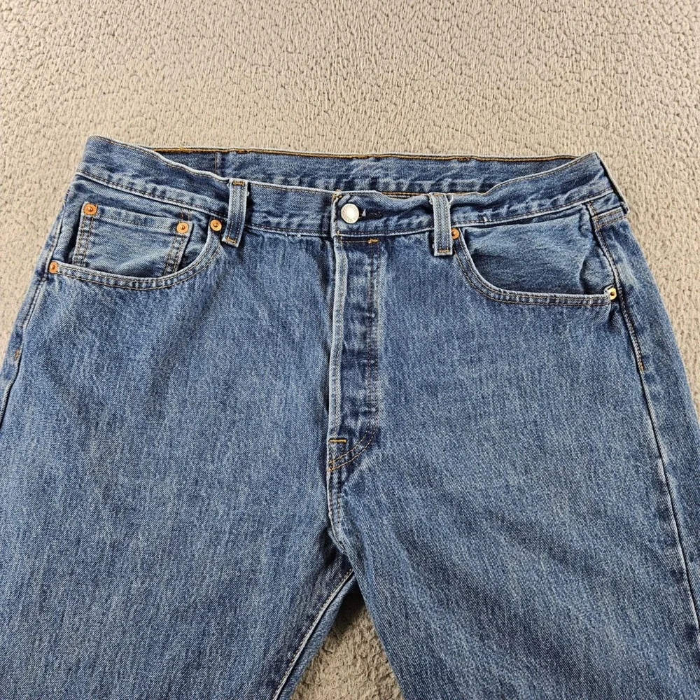 Levis 501 Jeans Mens 38x32 Blue Medium Wash Straight Leg Button Fly‎ Denim Jeans